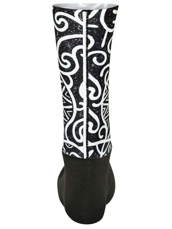 The seam is tucked away behind the leg and is reinforced by reflective tape for increased visibility in low light.